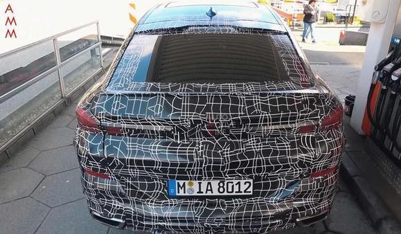“双肾”变大!全新宝马X6 M50i路试,奔驰车主:想换车!
