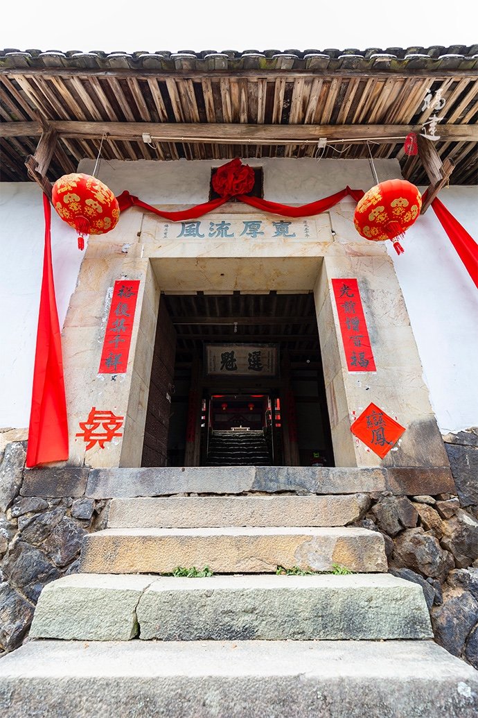 在<a href='http://travel.sina.com.cn/fujian-lvyou/?from=b-keyword' target='_blank'>福建</a>深山中,发现一种你可能从未见过的特殊建筑