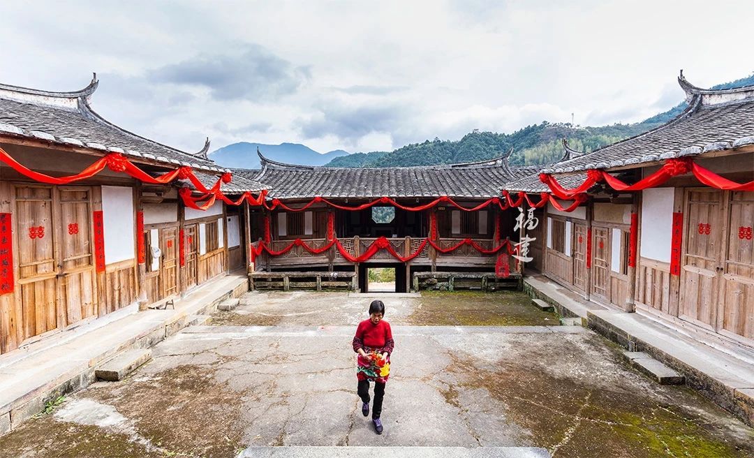 在<a href='http://travel.sina.com.cn/fujian-lvyou/?from=b-keyword' target='_blank'>福建</a>深山中,发现一种你可能从未见过的特殊建筑