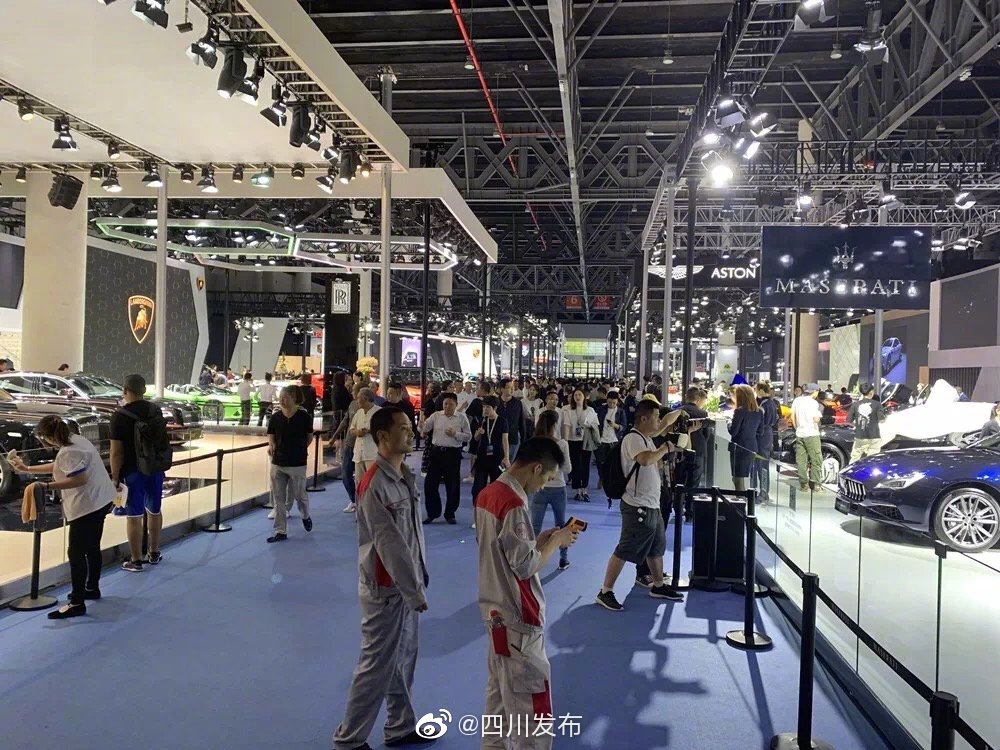 展会总规模创历史新高 这届成都国际车展“有点牛”