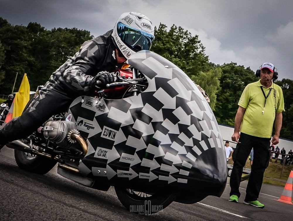 补充一下上条。Sultans of Sprint，斯普林特短程摩托冲刺赛