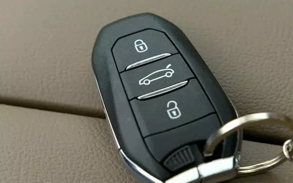 最落魄的B级车,1.8T爆发204马力,8秒3破百,仅15万
