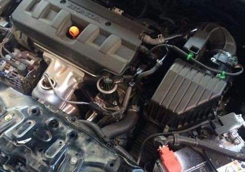 如何判断汽车电瓶是否需要更换？老司机：就看这几点就可以了！