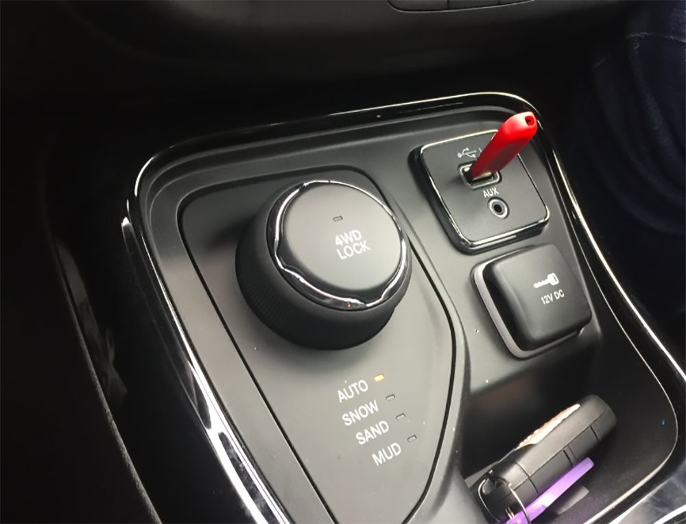 全新Jeep指南者试驾评测:换装1.3T+9AT,会?#25442;?#21464;娘炮?