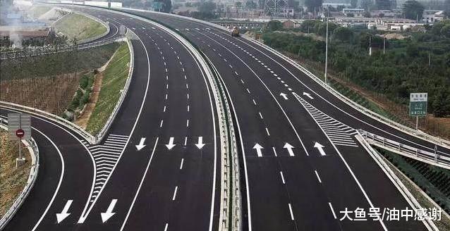 除了主干道, 高速路的匝道行驶也是有讲究的