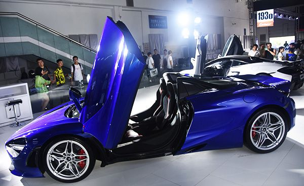 开上它你是整条街最靓的仔迈凯伦720S Spider与600LT汽博会首秀