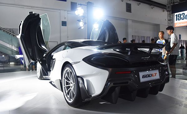 开上它你是整条街最靓的仔迈凯伦720S Spider与600LT汽博会首秀