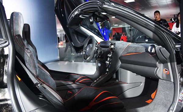 开上它你是整条街最靓的仔迈凯伦720S Spider与600LT汽博会首秀
