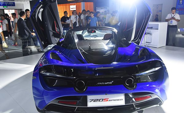 开上它你是整条街最靓的仔迈凯伦720S Spider与600LT汽博会首秀