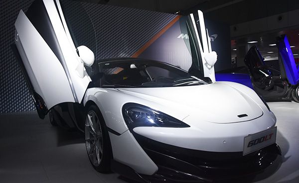 开上它你是整条街最靓的仔迈凯伦720S Spider与600LT汽博会首秀
