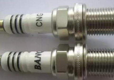 火花塞在汽车零件中是非常重要的，如有这三种特征出现，就该换了