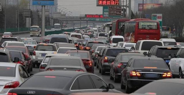 车越开积碳越严重？老司机：学会这3个开车技巧，积碳永不找你