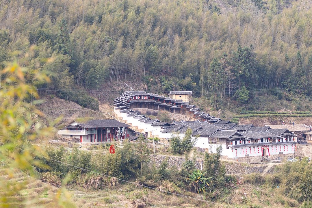 在<a href='http://travel.sina.com.cn/fujian-lvyou/?from=b-keyword' target='_blank'>福建</a>深山中,发现一种你可能从未见过的特殊建筑