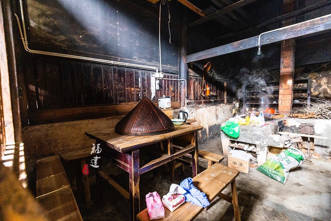 在<a href='http://travel.sina.com.cn/fujian-lvyou/?from=b-keyword' target='_blank'>福建</a>深山中,发现一种你可能从未见过的特殊建筑