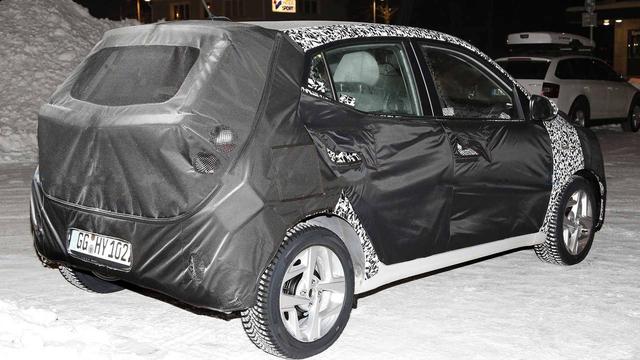 现代推出第三代两厢车,微型带T才卖7万,竞争MINI讲究实用
