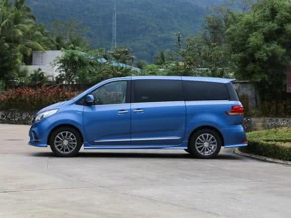 这国产MPV厉害了！双侧电滑门＋3片天窗，网友：要风靡全球