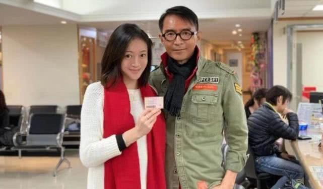 53岁小虎队成员林立洋正式登记结婚，抗癌成功娶到小20岁女粉丝