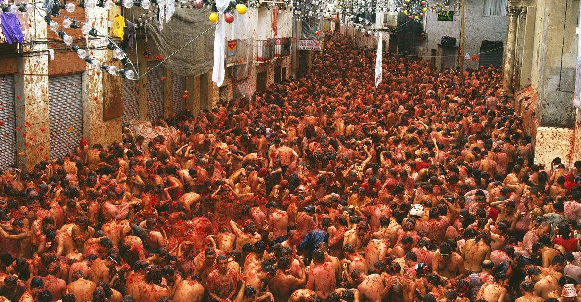 西班牙西红柿节 | 在西红柿海洋里的狂欢据说节日的西红柿大战起源