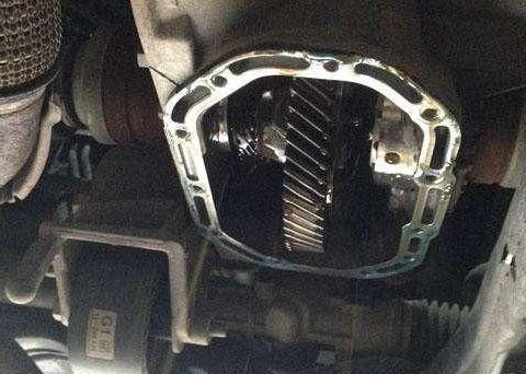 变速箱油要多久换一次？修车师傅：超过这里程数，离报废也不远了