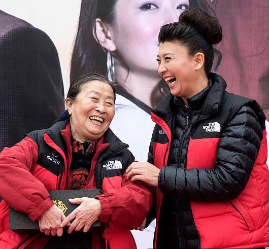 82岁张少华近照,患病亲儿子不管不顾,出道36年还住40平房