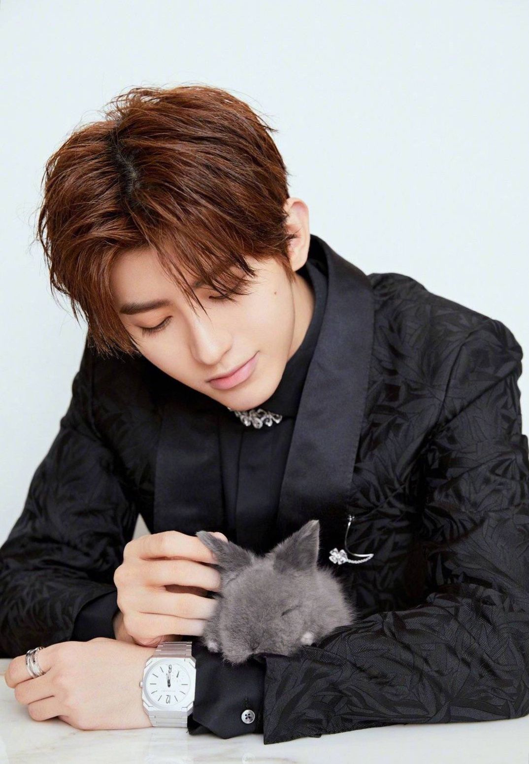 记者打听蔡徐坤老歌曲库,坤坤回复了两个女星