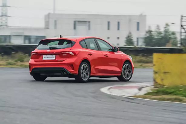 牛刀小试福克斯ST-Line:暴力三缸,舍我其谁