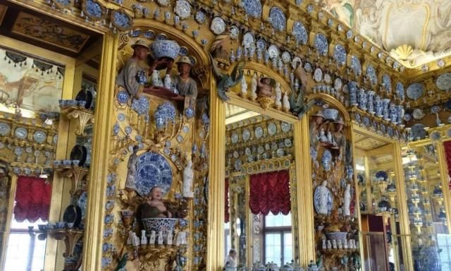 德国有一间中国瓷器屋，壮丽奢靡，布置了3000件瓷器！