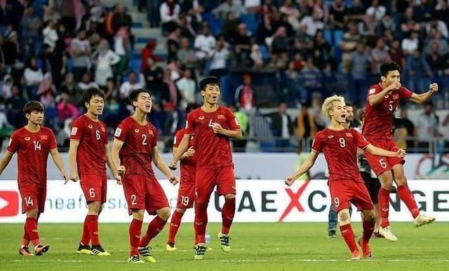 国足再现尴尬1幕:力压越南拿亚洲杯第6名,亚洲