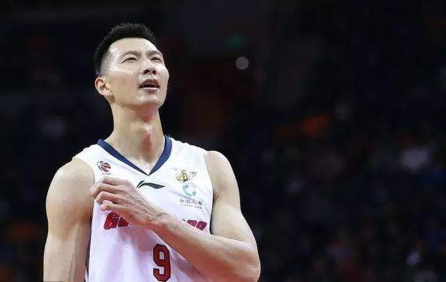 CBA越来越像NBA!球迷却高呼:中国篮球要被毁