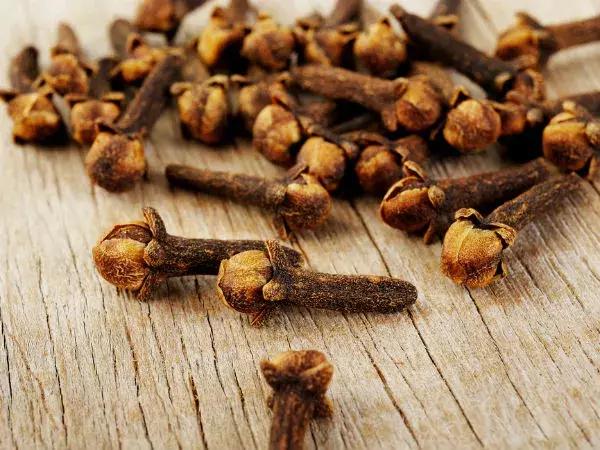 A-Z 盘点 100 种常见葡萄酒香气,识酒从闻香开始!