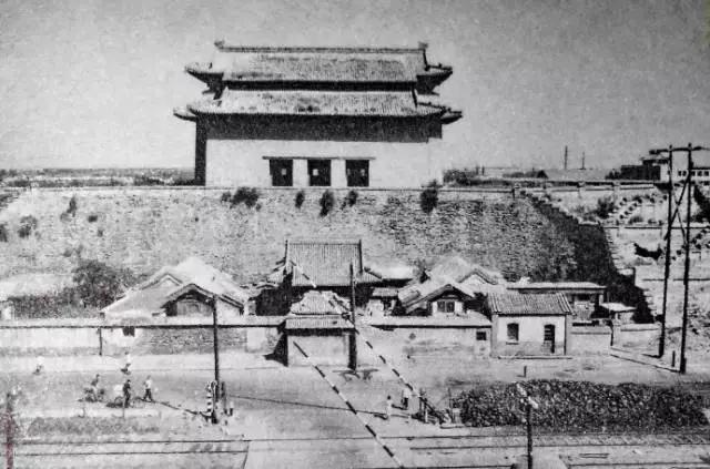老照片:被拆前的老北京城楼,原来是这个样子