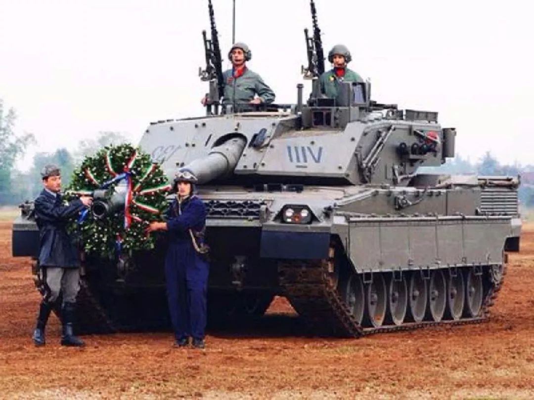 西欧11国的坦克不足俄国一个集团军:一下午就