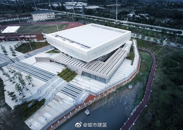 广州暨南大学南校区体育馆建筑设计/GDAD广东设计院现代高校体育馆|暨南