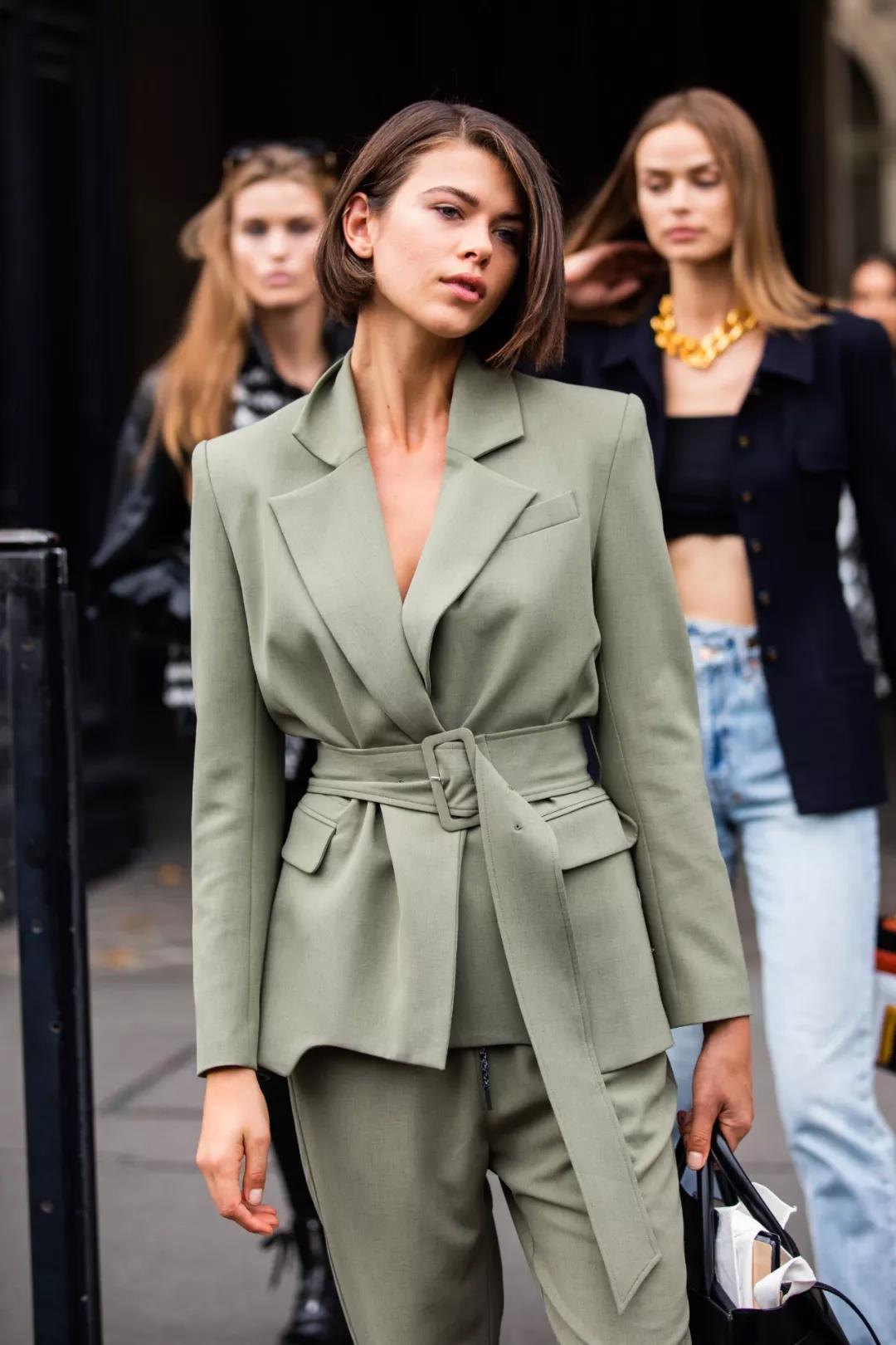 西服外套: 福州Mr.C西先生西服定制——女装|开春第一件外套,我就选西装! 福州Mr.C西先生西服定制——女装|开春第一件外套,我就选西装!