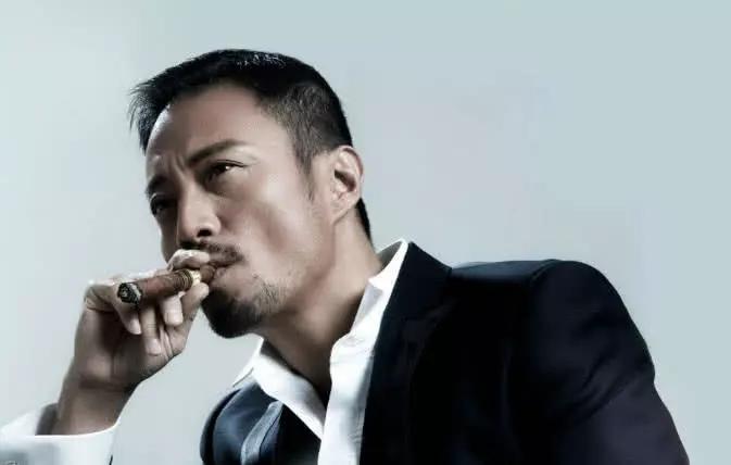张涵予张涵予是一位男性荷尔蒙爆棚的男星,演技精湛,并且为人低调,在
