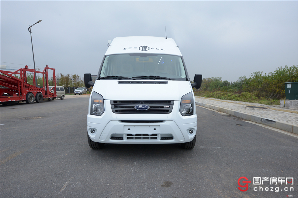 可谓性价比最高的全顺商旅房车|实拍趣蜂福特全顺B型商旅房车