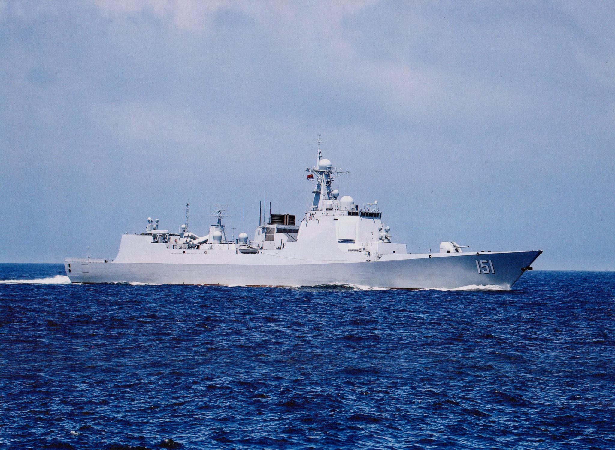 2023年海军成立纪念日舰艇开放活动在青岛举行
