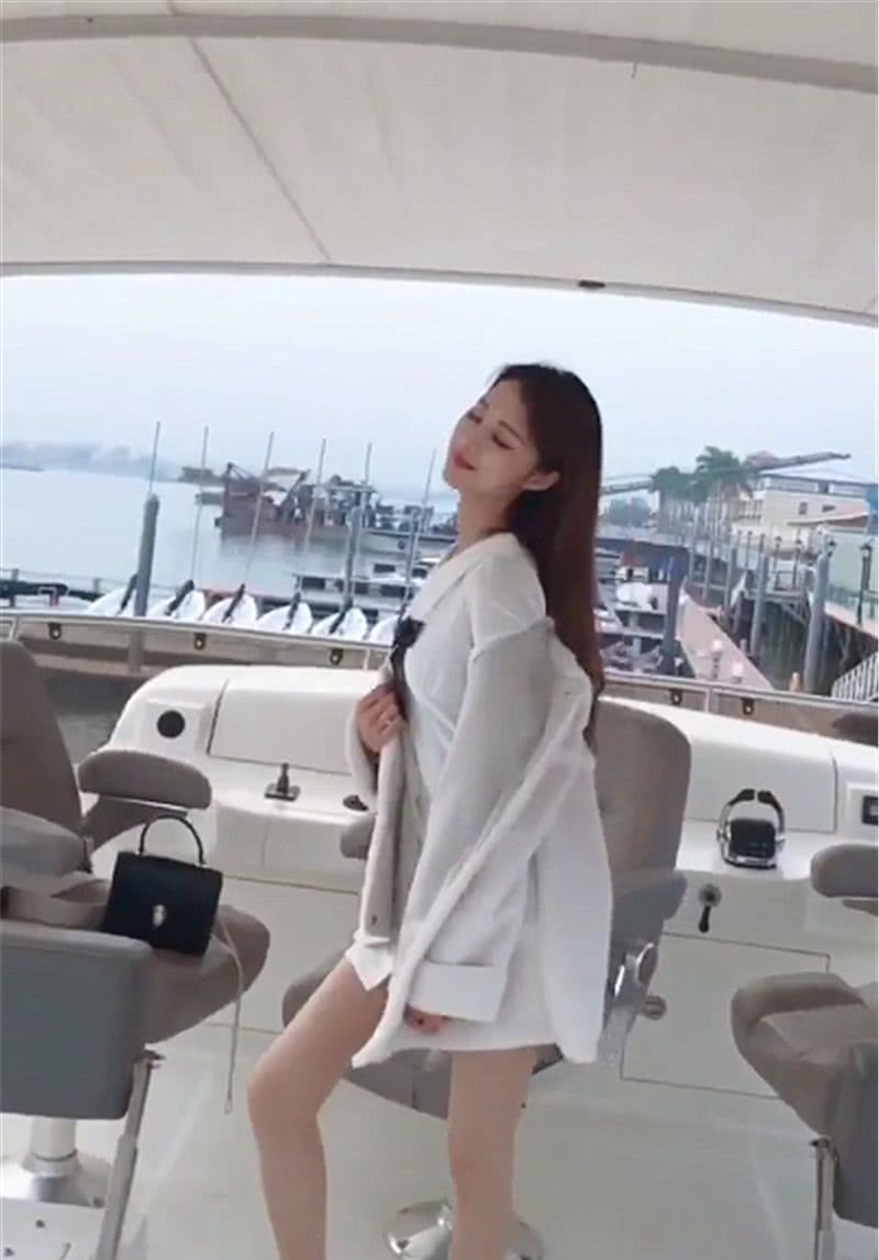 炫富和尚狂购57辆汽车逃到美国或被引渡图片