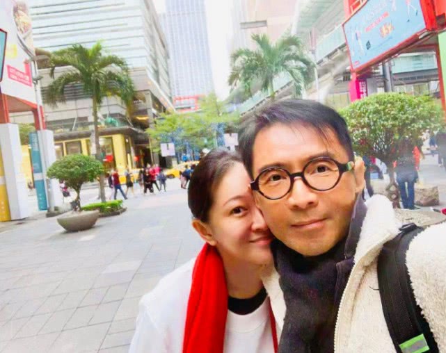 53岁小虎队成员林立洋正式登记结婚，抗癌成功娶到小20岁女粉丝