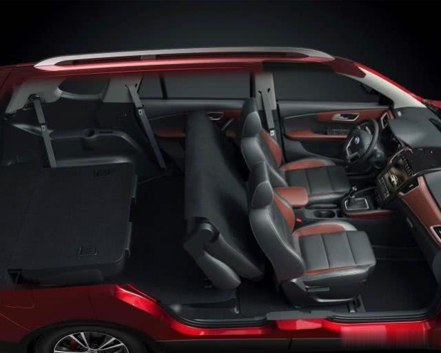 SWM斯威X7智联型上市,1.5T+6AT7座suv,12万买顶配