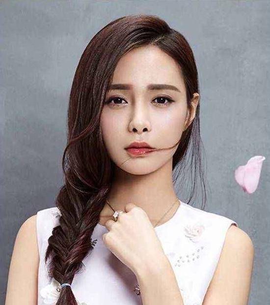 4种丑鼻型:女星很容易整成朝天鼻,刘亦菲的驼峰鼻美丑