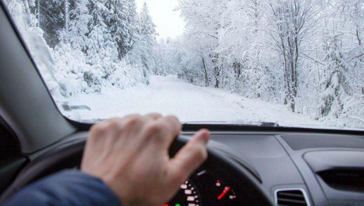 冬天开车有什么需要注意？这些事不能做，不然发动机可能会报废