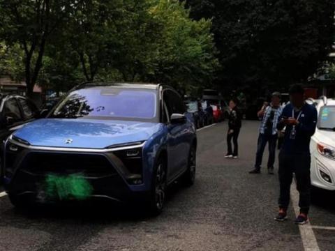 国产豪车遭车主投诉，官方还没说话，豪车粉就下场了：人肉这车主