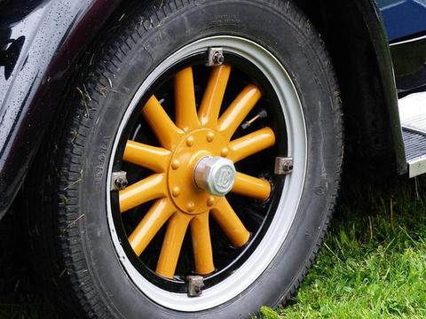 汽车保养几大误区，这些钱不能省