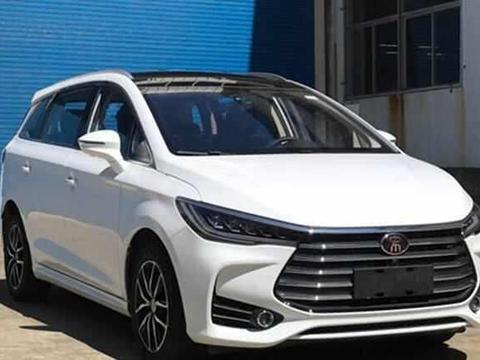 国产最美MPV！内饰极具中国风气息，价格亲民仅8万！