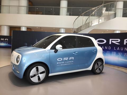 纯电动车不到6万，能坐四个人，配ESP和主动刹车续航超三百公里