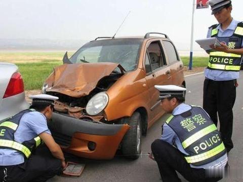 交警提醒：买车险买这3种就足够了，别再傻傻的花冤枉钱了！