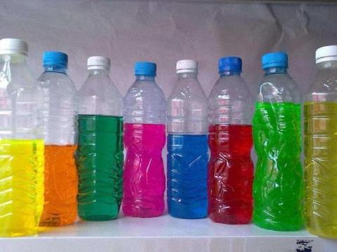 为啥防冻液有红、绿、蓝之分？维修师傅：车主不在意，爆缸就晚了