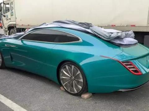 国产“劳斯莱斯”到店了？看到实车之后，网友：砸锅卖铁也要买！