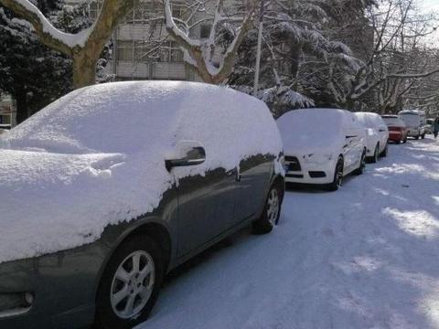冬天车子启动前别做这两件事！有些车主不注意，难怪发动机寿命短